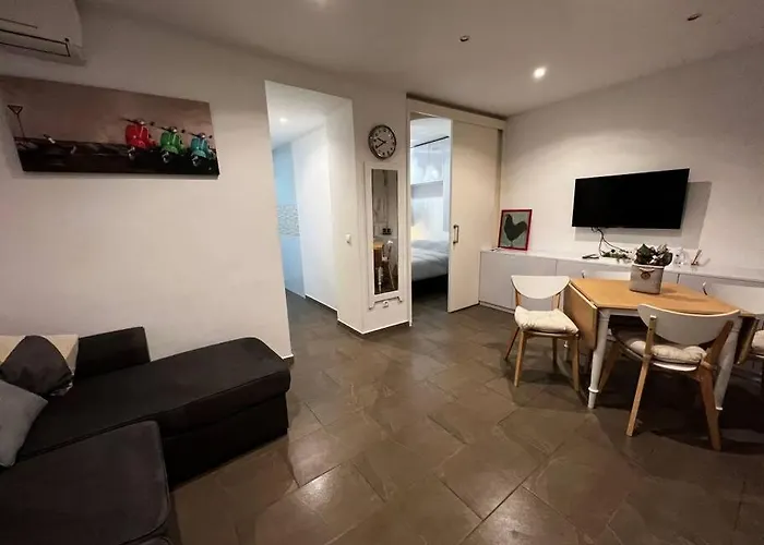 Great Apartment Close To Plaza De Torres